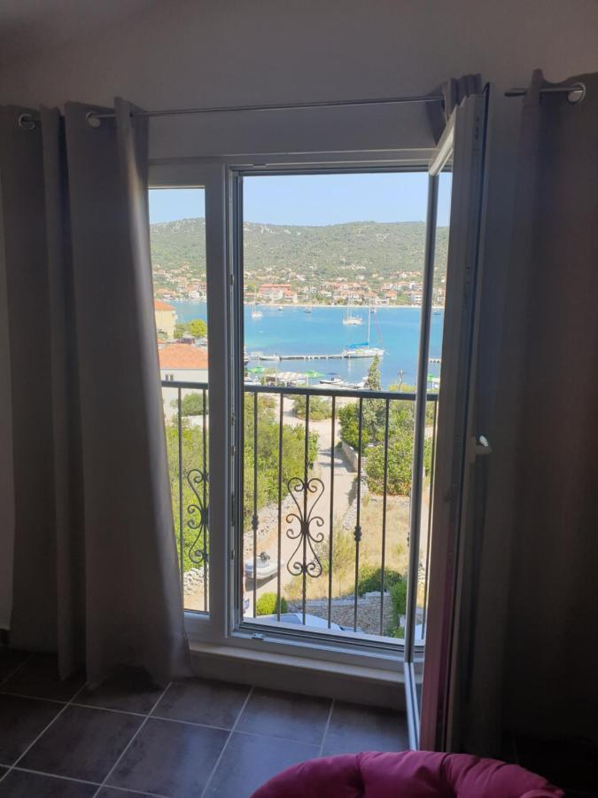 Apartments Zdenka Vinišće Eksteriør billede