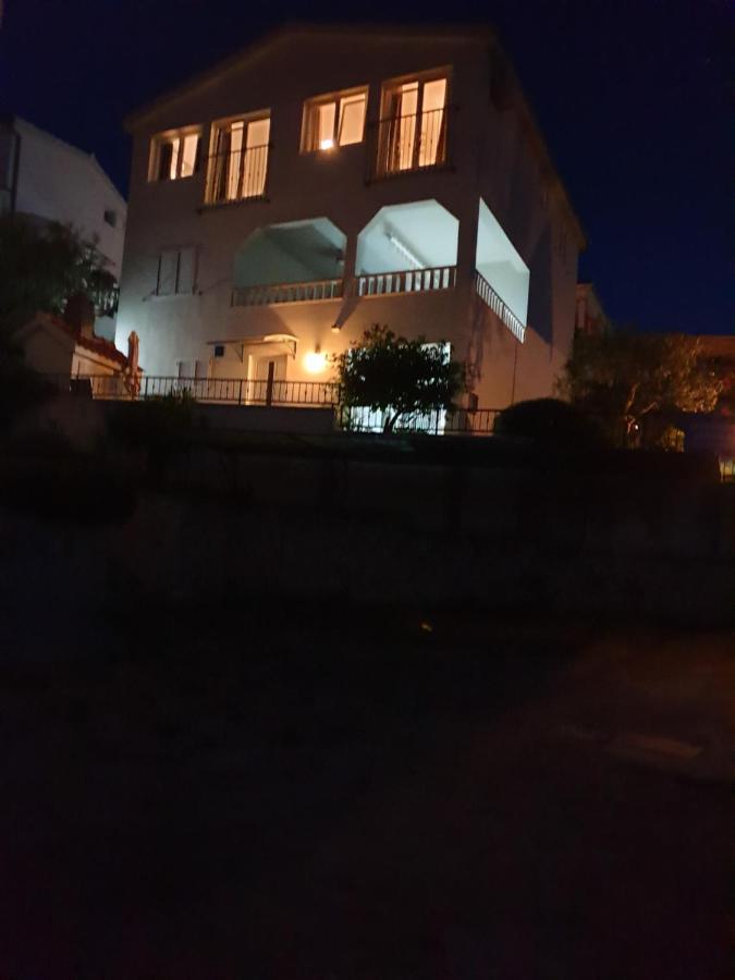 Apartments Zdenka Vinišće Eksteriør billede