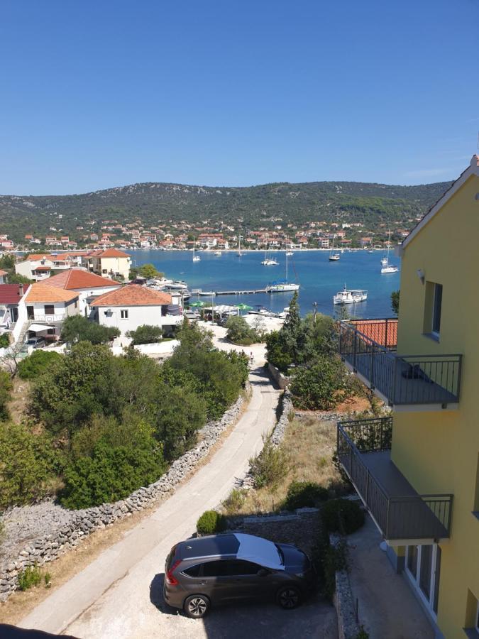 Apartments Zdenka Vinišće Eksteriør billede