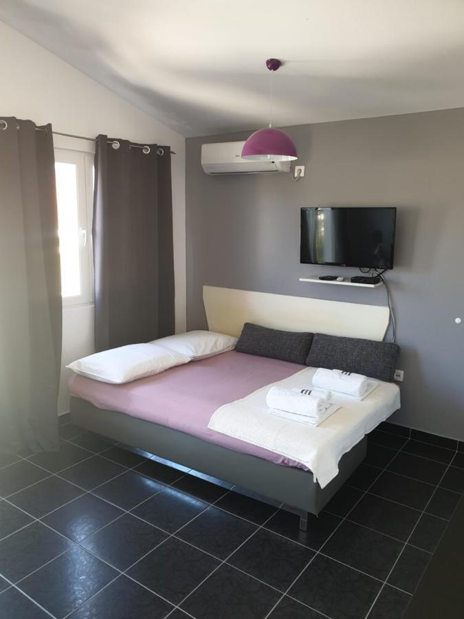 Apartments Zdenka Vinišće Eksteriør billede