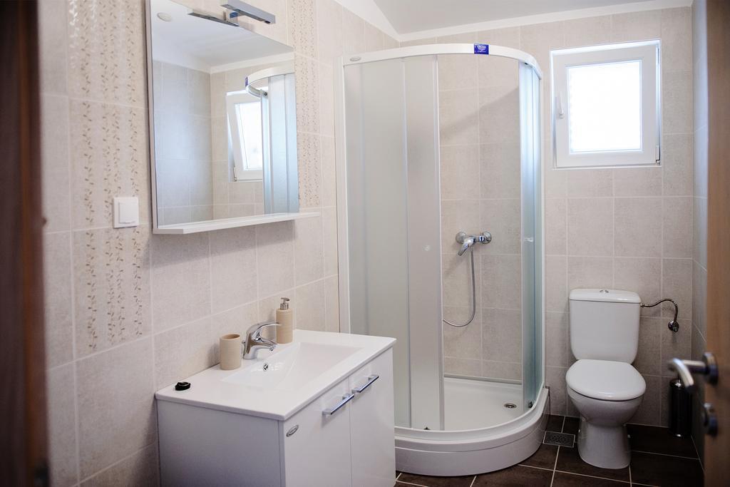 Apartments Zdenka Vinišće Eksteriør billede