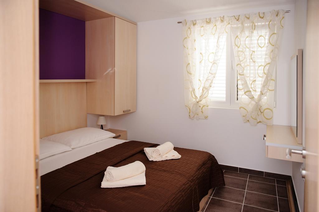 Apartments Zdenka Vinišće Eksteriør billede